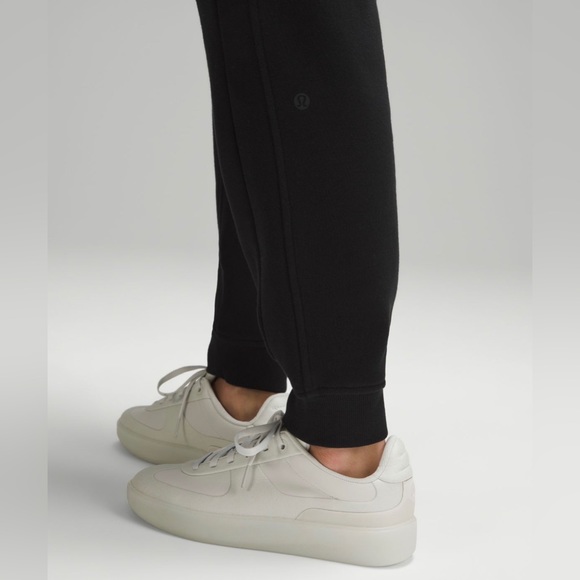 Lululemon Size 8 Scuba Joggers - Picture 3 of 5